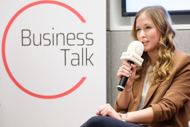 Bild Staatssekretärin Claudia Plakolm als Speaker bei C3-Business Talk in der Wiener Privatbank