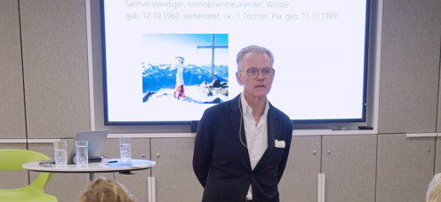 Bild Prof. Mag. Thomas N. Malloth, FRICS bei Vortrag  zu Immobilienmärkten, -aktien und -investments in der Wiener Privatbank