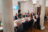 an der Tafel sitzende Teilnehmer des Investment Breakfast